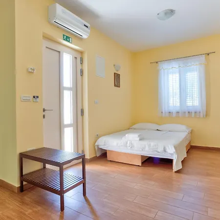 Moletto With Sea View Апартаменты Ловречица