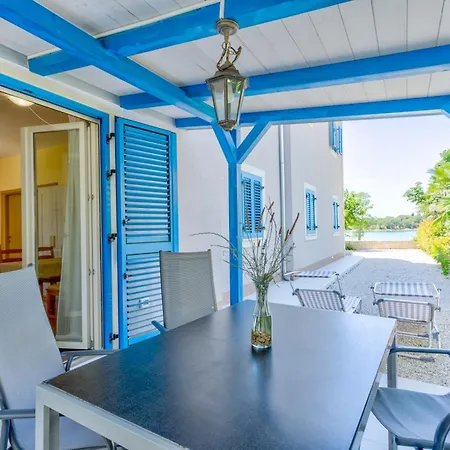 Moletto With Sea View Апартаменты Ловречица